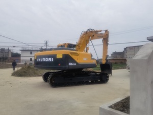 รถขุดตีนตะขาบมัลติฟังก์ชั่น Hyundai HX220HD ของแท้จากเกาหลี ใช้เครื่องยนต์ Yanmar ประสิทธิภาพสูง พร้อมปั๊มเกียร์และลูกปืนคุณภาพดี - Product Image 3