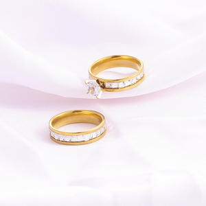 Anel de zircônia cúbica solitário, corte redondo, compromisso noivado, empilhável, conjunto de anel de aço inoxidável para mulheres, homens ou casal - Product Image 4