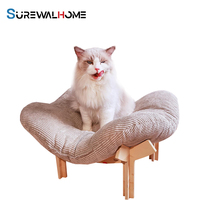 SUREWALHOME Lit hamac surélevé pour chat en bois, avec un lit moelleux et chaud, meuble pour chat en bois compatible avec un tapis à gratter pour chat