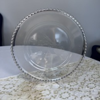 Assiette de présentation transparente en plastique perlé de 13 pouces avec vaisselle perlée argentée gravée pour banquet de mariage, écologique PZ01460