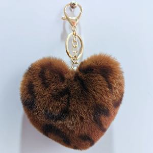 Nouveau porte-clés en peluche douce 10 cm, boule en forme de cœur, imitation fourrure de lapin Rex, cœur de pêche, pendentif pour sac d'école, bijoux de voiture, décoration suspendue - Product Image 5
