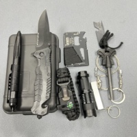 Couteau pliant, boussole, kit de survie, stylo tactique, ensemble d'outils, lampe torche, multi-outil, carte, sifflet, allume-feu, gadgets de camping
