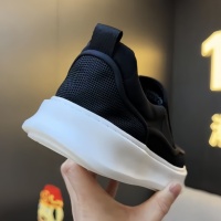 Vente en gros de mocassins pour hommes, bicolores noir et blanc, baskets plateforme, tige en tissu respirant, plaque de logo métallique personnalisée OEM