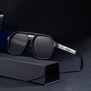 Nouvelles lunettes de soleil carrées pour hommes, monture en plastique noir et métal, protection UV400, verres de classe 2, style tendance haut de gamme - Product Image 3