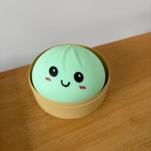Jouet sensoriel anti-stress en TPR souple à montée lente, en forme de petit pain vapeur mignon avec visage souriant, idéal pour la vente en gros - Product Image 3