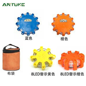 Linterna LED YK0715, Luz de Emergencia para Auto, Base Magnética Roja de ABS, Encendido Continuo para Uso Automotriz - Product Image 3