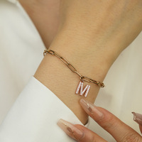 Bracelets à breloques monogrammes 26 lettres de l'alphabet, bijoux preppy, bracelets initiaux en acier inoxydable doré pour femmes et filles