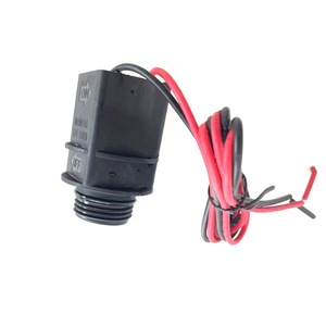 Cabezal electromagnético de autobloqueo por pulsos de 9V con montaje roscado para suministro y drenaje de agua, vapor y aire - Product Image 5