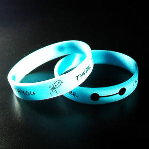 Personal isierte elastische Werbe armbänder mit Logo Custom ized Glow in Dark Gummi armband Custom Luminous Silicone Wrist band - Product Image 2