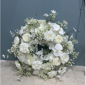 พวงมาลัยดอกไม้ทรงกลมขนาด 60 ซม. สีเขียวและสีขาว สำหรับตกแต่งโต๊ะงานแต่งงานและเชิงเทียน - Product Image 6