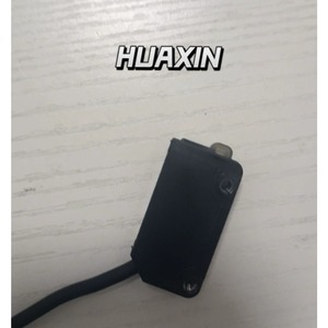 เซ็นเซอร์สวิตช์โฟโตอิเล็กทริค PZ-M63 ใหม่เอี่ยม ขั้วต่อแบบสะท้อนแสงทรงสี่เหลี่ยม KEYENCE ของแท้ - Product Image 1