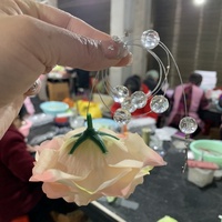 YOPIN-5148 2025 Rideau de cristal tendance avec têtes de roses artificielles pour décoration de plafond de mariage
