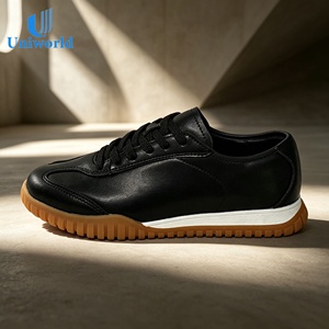 Fournisseur direct du Vietnam sur Alibaba | Baskets Marche Femme - Chaussures pieds nus pour femmes, style allemand, pour le campus et les trajets quotidiens, vente en gros personnalisée - Product Image 1