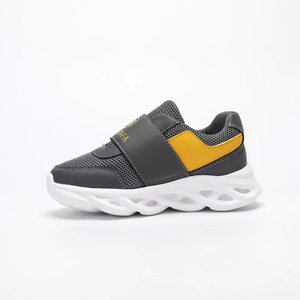 Zapatillas de deporte de moda para niños y niñas, zapatos de <span class=keywords><strong>tenis</strong></span> de malla, zapatos deportivos transpirables para correr, zapatos ligeros informales para caminar para niños - Product Image 4