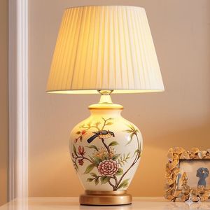 Lámpara de mesa de estilo retro americano E27 LED que cuida la vista para sala de estar, dormitorio, estudio - Product Image 3