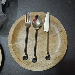 Ensemble de couverts très demandé en acier inoxydable avec manche noir, en vente par les exportateurs - Product Image 4