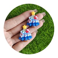 100 piezas de dijes de slime mixtos con forma de árbol de Navidad, 100 piezas de cuentas de resina para juguetes infantiles, accesorios para el cabello, fundas de teléfono y pegatinas DIY