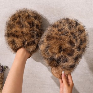 Chaussons d'intérieur/extérieur de luxe en fausse <span class=keywords><strong>fourrure</strong></span> léopard pour femme, grande taille, moelleux, pour chambre, hiver, personnalisables, vente en gros - Product Image 3
