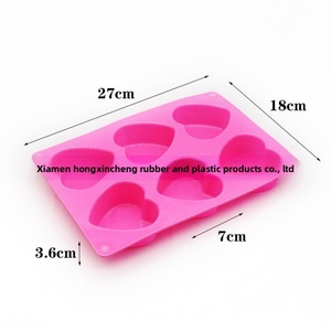 Moule en silicone réutilisable en forme de cœur à six cavités, qualité alimentaire, résistant au four, pour gâteaux, mousses et desserts créatifs - Collection 2024 DIY - Product Image 2