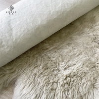Peau de mouton longue et bouclée de haute qualité en gros, tapis en fourrure véritable pour textile domestique respectueux de l'environnement, fourrure animale de mouton
