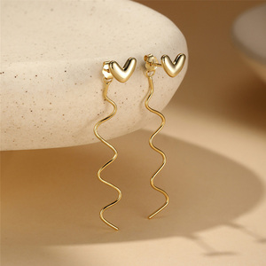 AE118 AE119 Elegantes Pendientes <span class=keywords><strong>de</strong></span> Plata <span class=keywords><strong>de</strong></span> Ley 925 con Baño <span class=keywords><strong>de</strong></span> Oro, Diseño <span class=keywords><strong>de</strong></span> Corazón y Lazo, para Mujeres y Niñas, para Uso Diario - Product Image 2