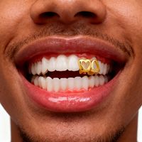 Grillz dentaires Hip Hop en or, motif cœur creux, 2 pièces/ensemble, finition brillante, bicolore, pour usage quotidien, style dents de vampire, accessoire de bijouterie tendance