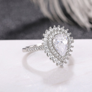 Anello dal Design a Forma di Pera, Anello Classico da Dito per Donne - Product Image 5