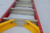 Échelle télescopique à 4 marches en fibre de verre FRP isolée haute tension, moderne, pour extérieur, pliable, portable, conforme aux normes EN131 et ANSI