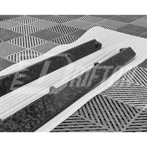 Jupe latérale de style S pour pièces fabriquées en fibre de carbone sèche Bentley Bentayga - Product Image 4