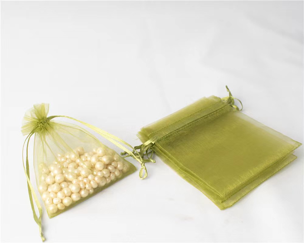 Vert noirâtre