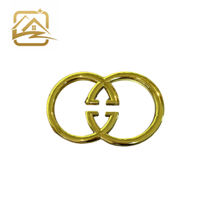 Hebilla decorativa de plástico de 135 mm de ancho con clavos para cabecero de cama y sofá, personalizable - Product Image 1