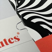 Spot UV service d'impression de brochures, reliure de couture en boucle, reliure de selle, reliure de broche, couture papillon