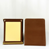 Boîte en velours pliable marron avec plaque dorée pour certificat MH-FJ0059