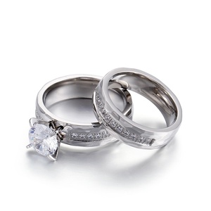 Bague de couple en acier inoxydable plaqué or 18 carats avec zircon cubique taille princesse, design de luxe, tendance et classique, vente en gros - Product Image 2