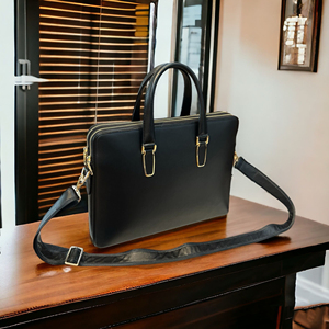 Porte-documents pour homme en cuir véritable de qualité supérieure – Doté d'une élégante et raffinée boucle dorée en cuir de vachette avec fermeture éclair - Product Image 3