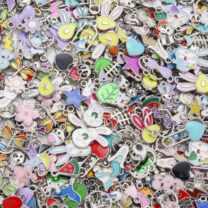 Alliage de goutte d'huile transfrontalière fait à la main bricolage petits accessoires dessin animé série porte-clés boucles d'oreilles collier pendentif Pack mixte - Product Image 1