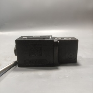 Vannes de commande directionnelle hydrauliques à came D3DL004CN4J NG10 CETOP 5 à levier à rouleaux, 345 bars, 40 GPM - Product Image 5