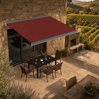 Auvent rétractable en tissu pour patios d'hôtels de charme et salons d'accueil en plein jour