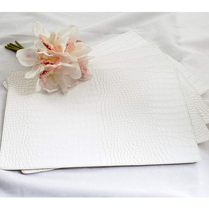 Crocodile-patterned <b>placemat</b>, PU leather waterproof <b>placemat</b>, non-slip and heat-insulating Western-style <b>placemat</b>, customizable - Product Image 3