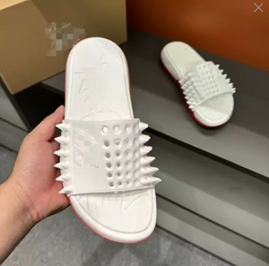 Mules de luxe de créateur à semelle rouge, antidérapantes et à semelle épaisse pour hommes et femmes, plates et minimalistes pour l'extérieur - Product Image 4