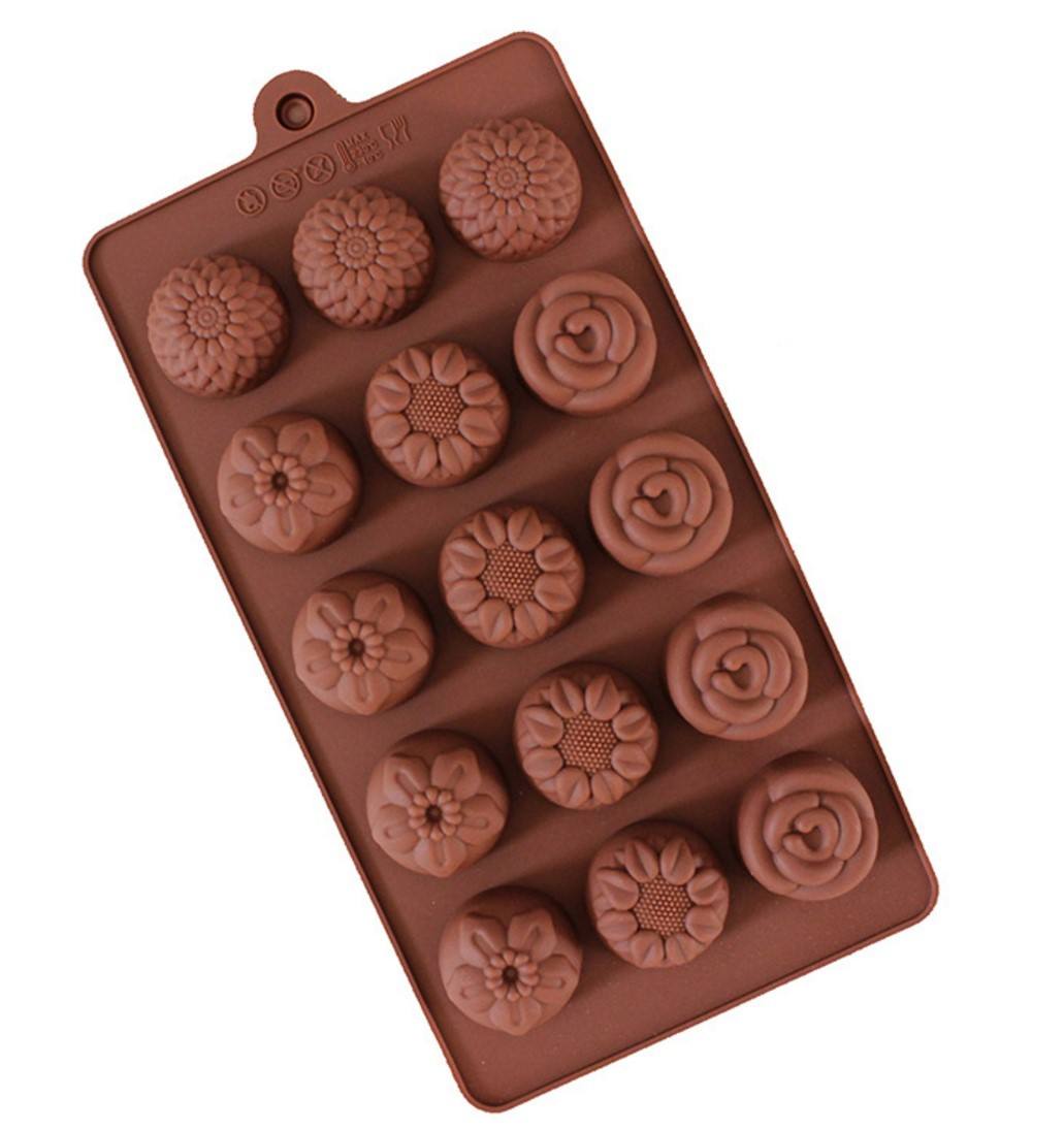 15 consecutive molds with 4 different flower patterns