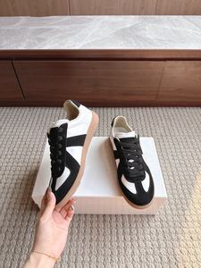 Nouvelles chaussures décontractées pour hommes, style polyvalent, respirantes, rétro, chaussures de marche, mode, caoutchouc plat, antidérapantes, chaussures de marche en plein air - Product Image 4