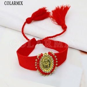 สร้อยข้อมือผ้าฝ้ายประดับจี้เหรียญทองคำชุบลายศาสนาคลาสสิก ปรับขนาดได้ สไตล์โบฮีเมียน ของขวัญสำหรับผู้หญิง - Product Image 5