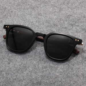 Nouvelles Lunettes de Soleil Rétro Effet Bois 2024 – Protection Solaire Tendance pour Homme – Modèle Luxe Unique - Product Image 1