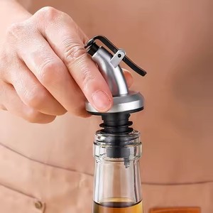 Factory Kitchen Tool Food Grade Plastic Plug With Rubber Lock Leakproof Seal Olive Oil <b>Bottle</b> <b>Stopper</b> Gravy Boats - Product Image 4