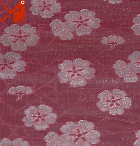 Revestimiento de Pared Tejido Metálico Floral - Tela Metálica Texturizada Personalizada para Arquitectura de Interiores de Lujo y Espacios Opulentos - Product Image 2