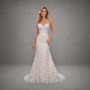 Robe <span class=keywords><strong>de</strong></span> mariée classique coupe sirène trompette, décolleté cœur, entièrement ornée d'appliques en dentelle, couleur champagne nude, avec traîne chapelle, sur mesure - Product Image 1