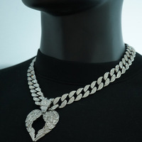 Pendentif Cœur Brisé Doré Sertie de Pierres avec Chaîne Cubaine pour Streetwear Hip Hop et Bijoux Cadeau pour Couples