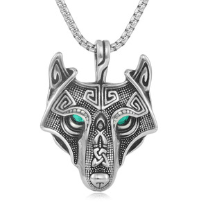 Colgante con cabeza de lobo de acero inoxidable con ojos verdes, diseño geométrico para hombres y mujeres, uso diario 280741 - Product Image 1
