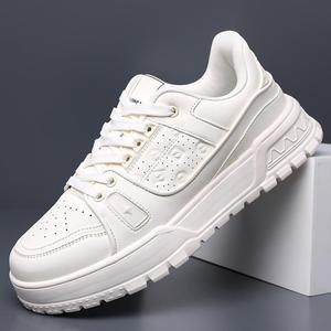 Chaussures décontractées pour hommes en cuir PU blanc à bout rond, plateforme, lacets, semelle extérieure en caoutchouc, semelle intermédiaire en EVA, rehaussantes, pour l'automne - Product Image 1